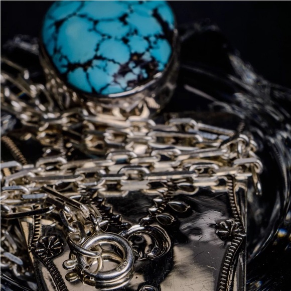 One of a kind silver and turquoise pendant with silver chain. - Picture 4 of 7